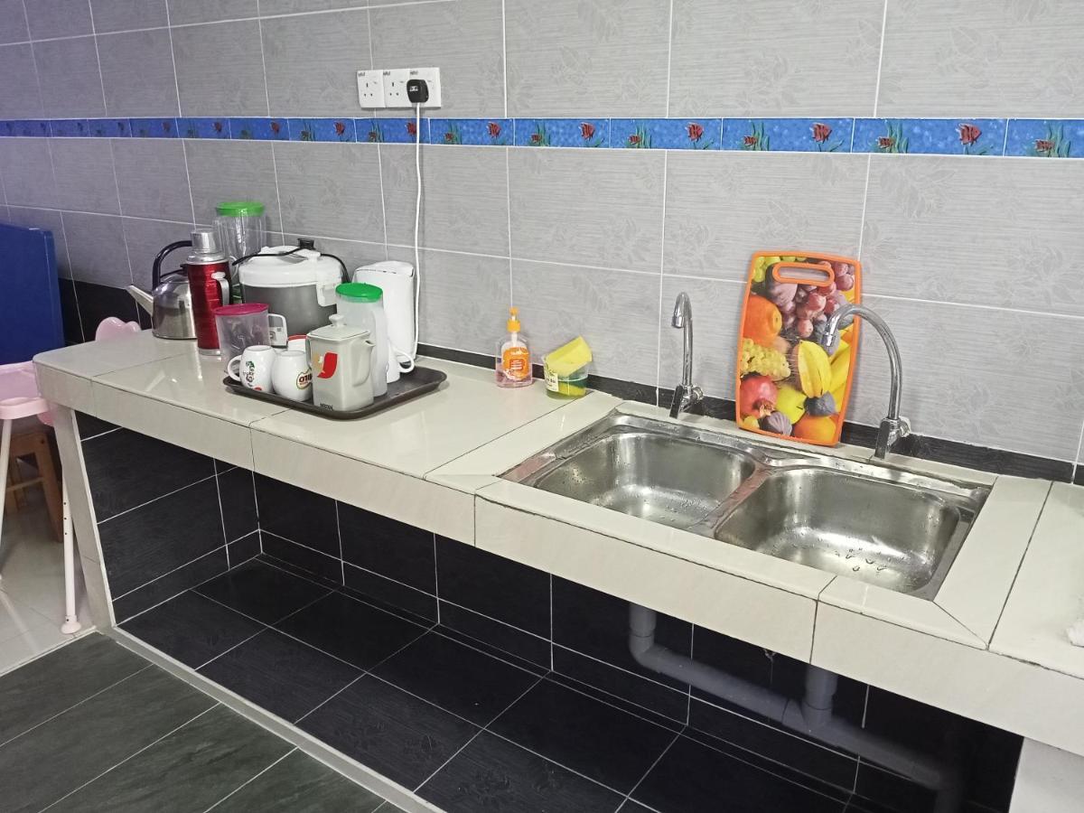 Holiday Home Bagan Lalang 5 Aircon กำปง บากัน ลาลัง ภายนอก รูปภาพ