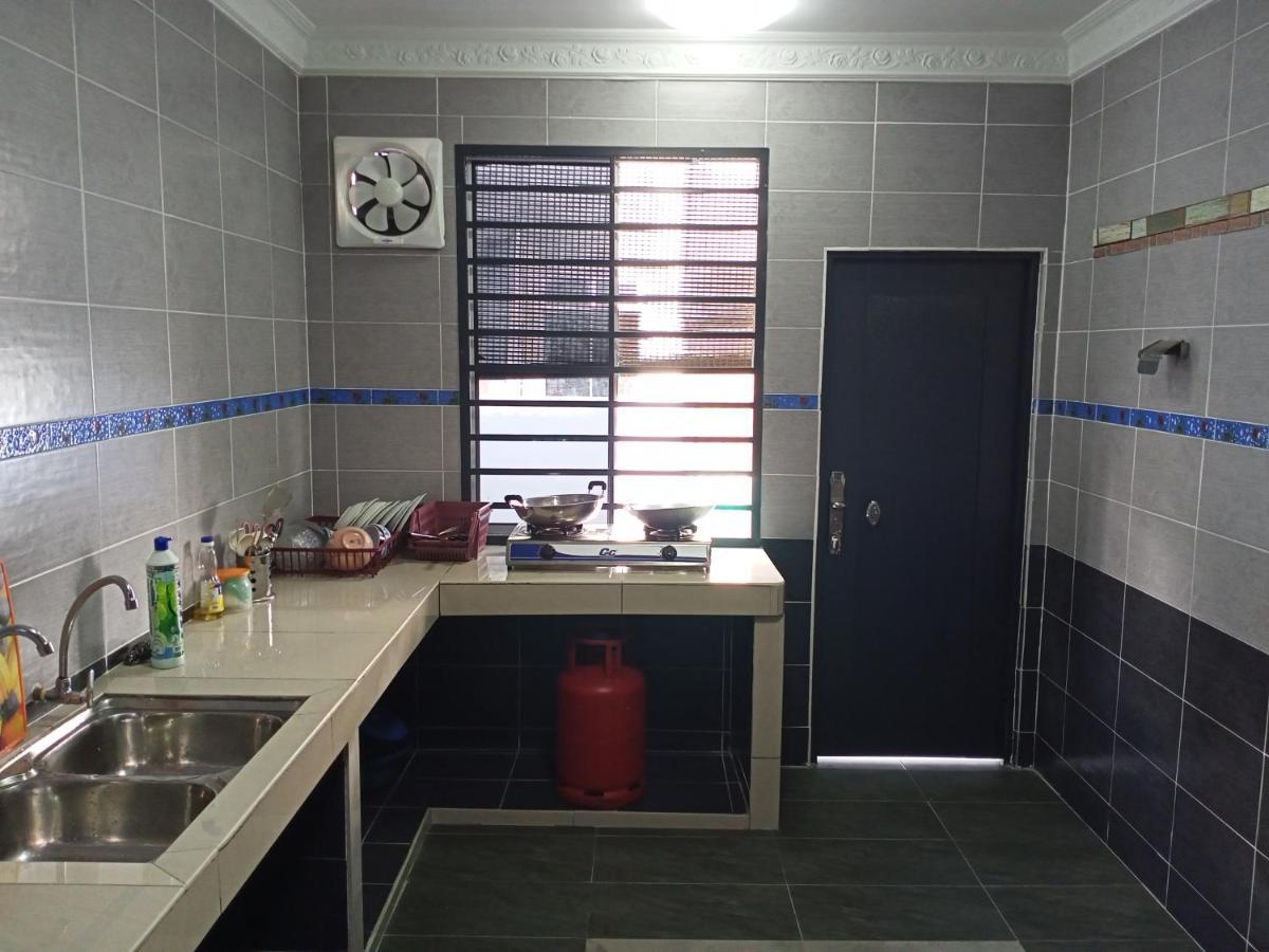Holiday Home Bagan Lalang 5 Aircon กำปง บากัน ลาลัง ภายนอก รูปภาพ