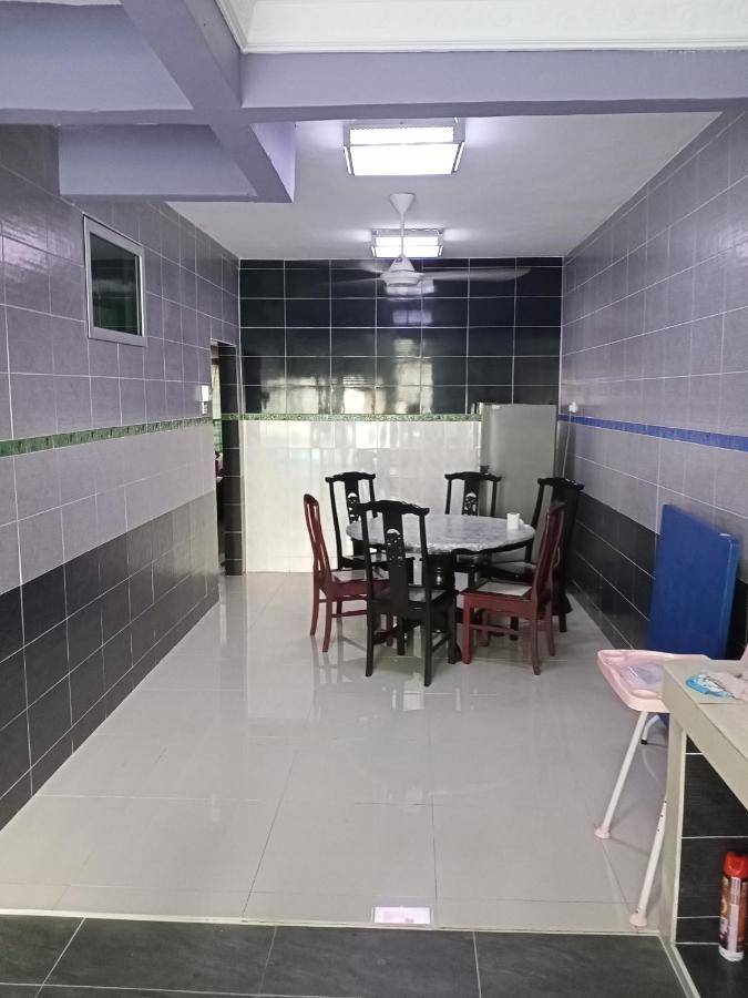Holiday Home Bagan Lalang 5 Aircon กำปง บากัน ลาลัง ภายนอก รูปภาพ