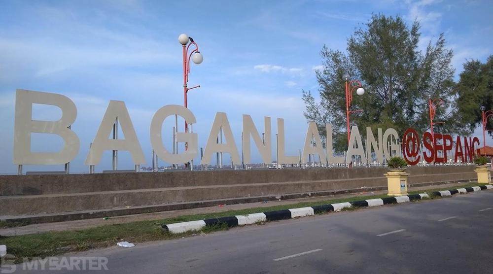 Holiday Home Bagan Lalang 5 Aircon กำปง บากัน ลาลัง ภายนอก รูปภาพ