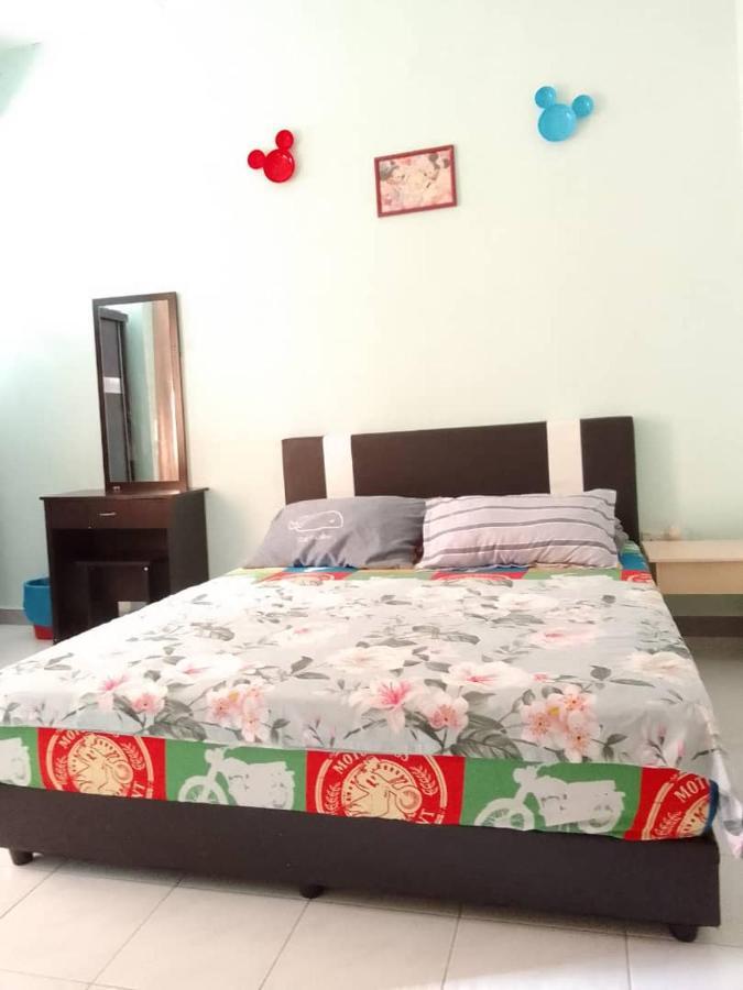 Holiday Home Bagan Lalang 5 Aircon กำปง บากัน ลาลัง ภายนอก รูปภาพ