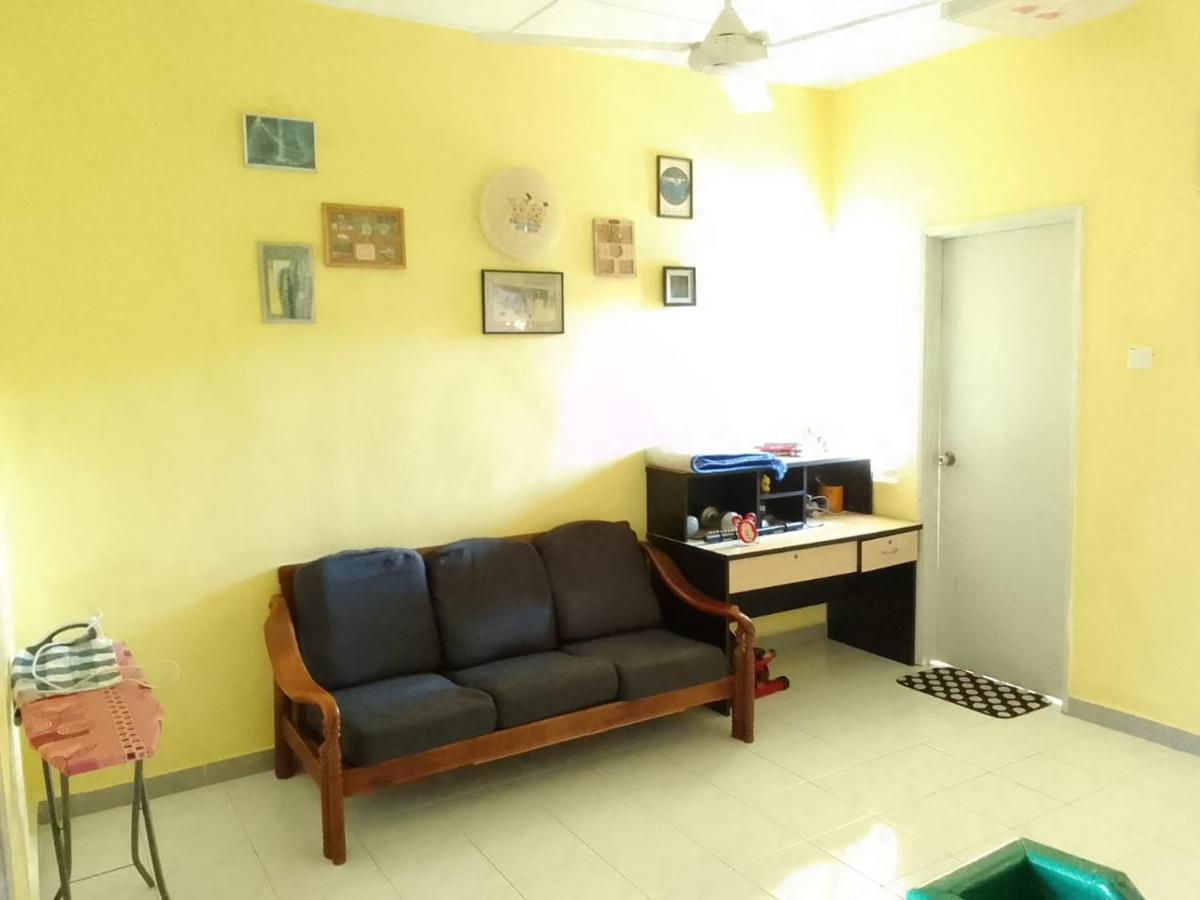 Holiday Home Bagan Lalang 5 Aircon กำปง บากัน ลาลัง ภายนอก รูปภาพ