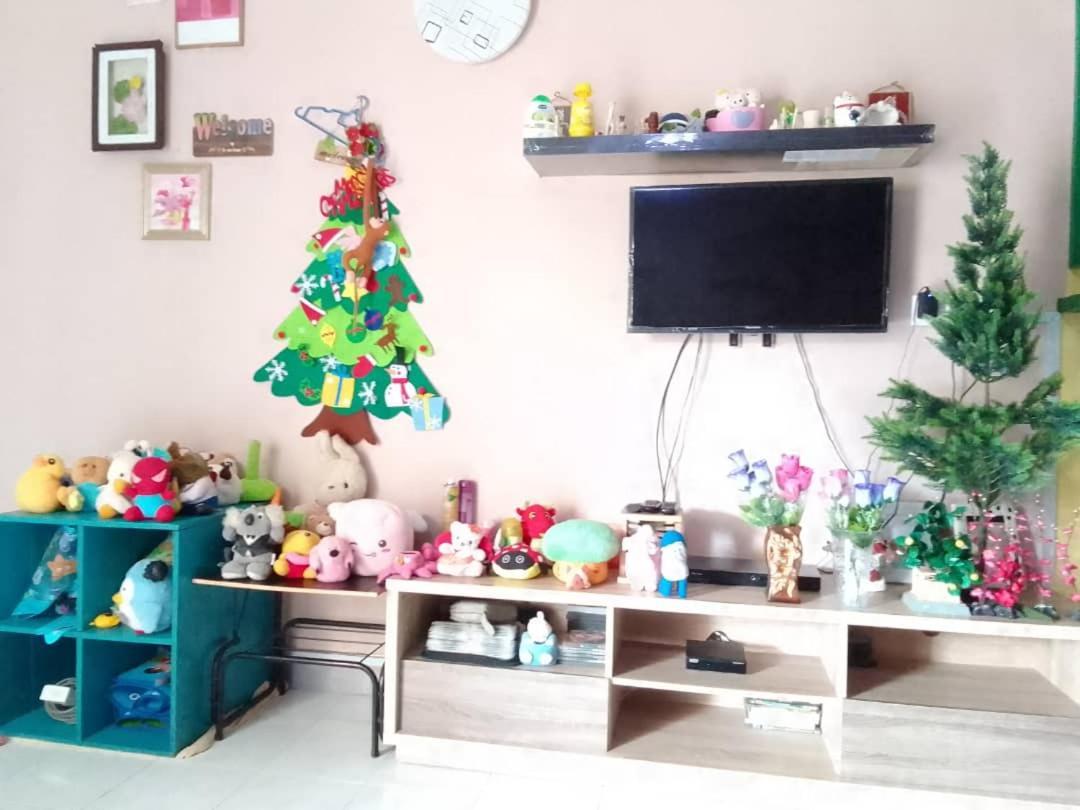 Holiday Home Bagan Lalang 5 Aircon กำปง บากัน ลาลัง ภายนอก รูปภาพ