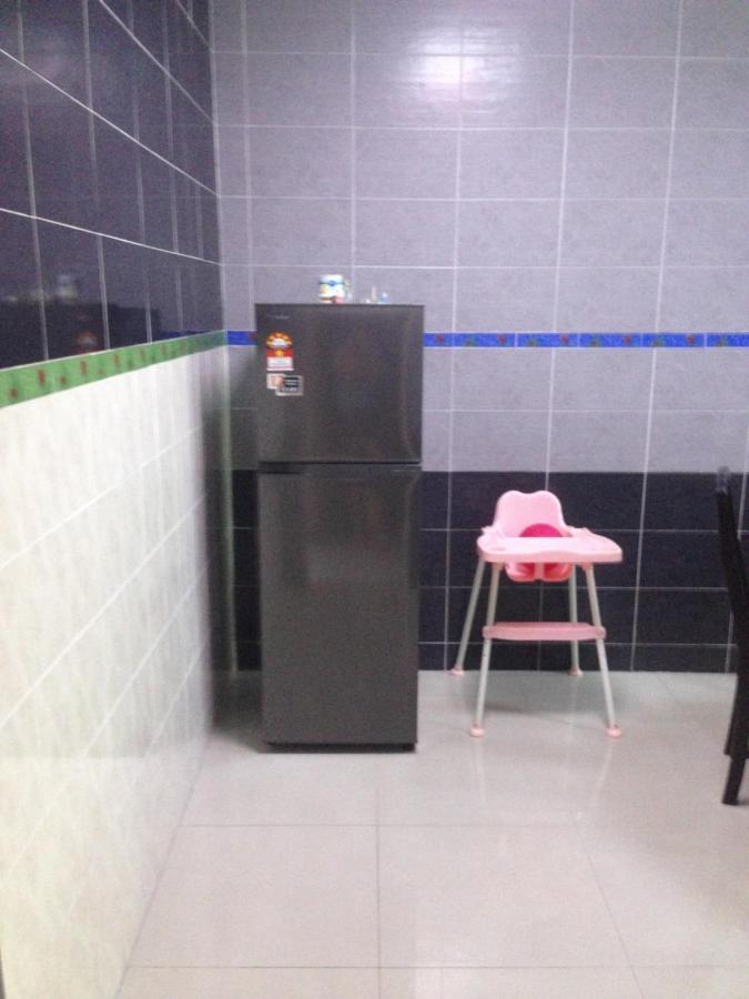 Holiday Home Bagan Lalang 5 Aircon กำปง บากัน ลาลัง ภายนอก รูปภาพ