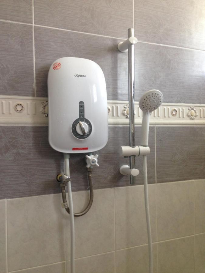 Holiday Home Bagan Lalang 5 Aircon กำปง บากัน ลาลัง ภายนอก รูปภาพ